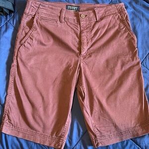 Men’s American Eagle Extreme Flex Shorts Size 32 - Burgundy